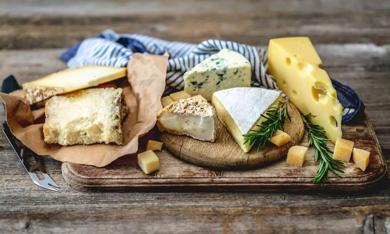 The ultimate starter kit to all types of cheeses (and what to pair them with) The ultimate starter kit to all types of cheeses (and what to pair them with)