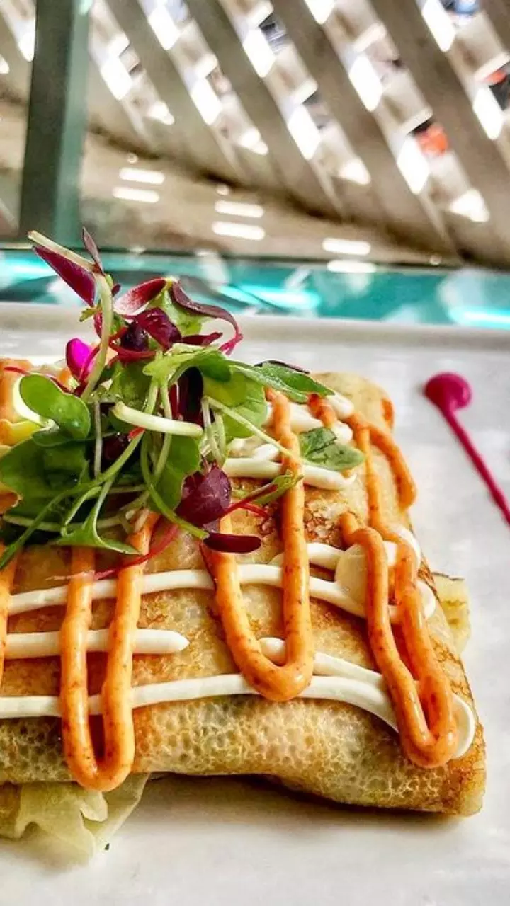 Bookmark these 10 places in Mumbai if you are a breakfast junkie and are craving an elaborate fare